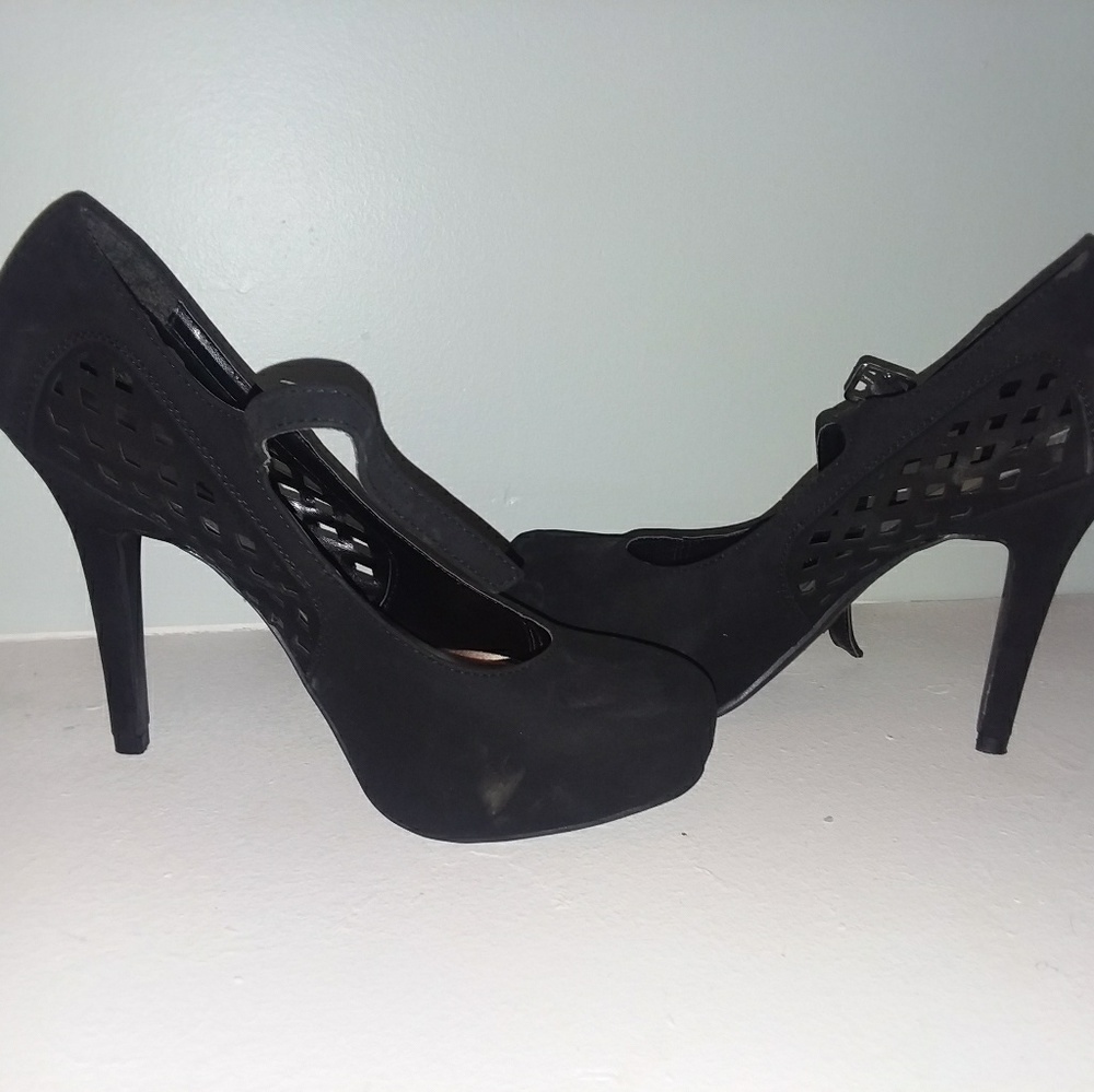Black stiletto heels